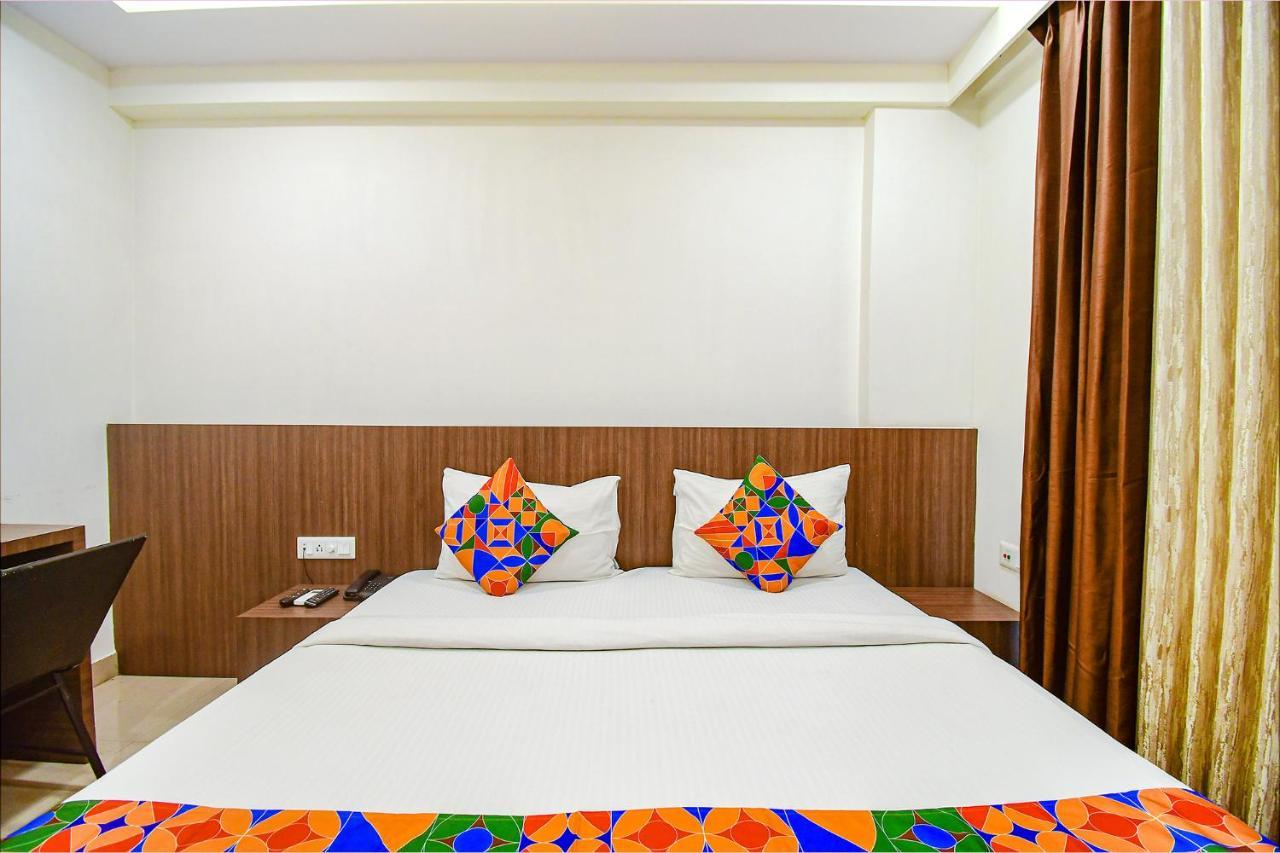 Fabhotel Kzar Select - 2Km From Park Street Calcutta Eksteriør billede