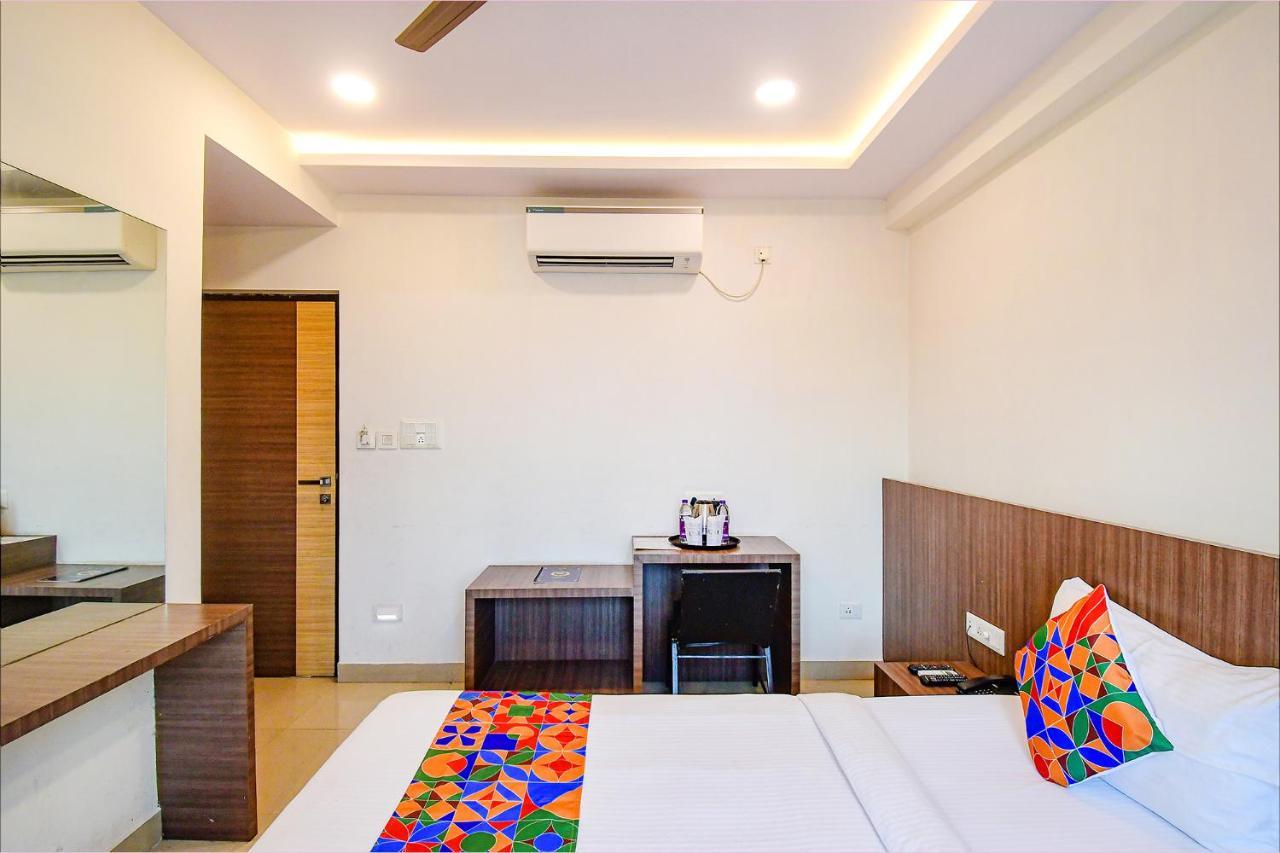 Fabhotel Kzar Select - 2Km From Park Street Calcutta Eksteriør billede