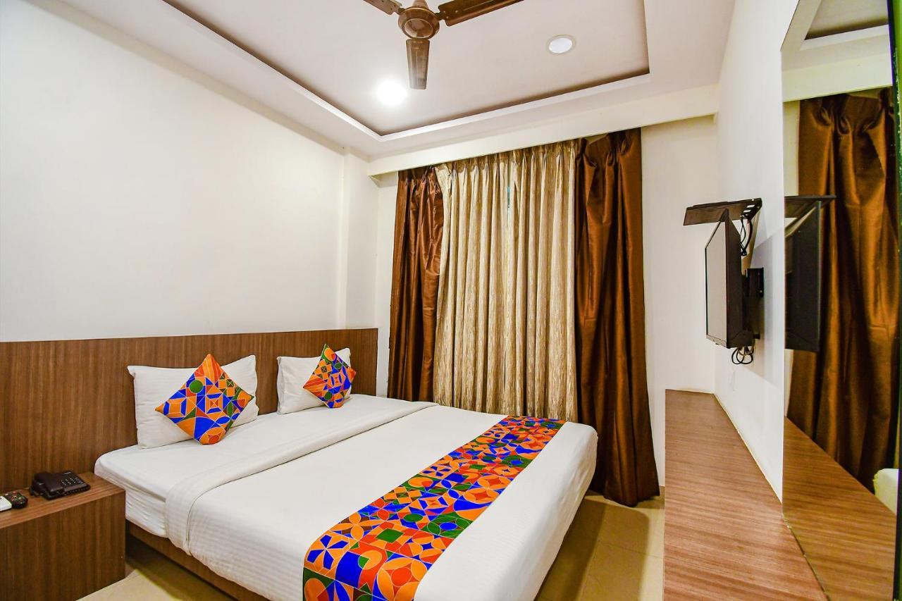 Fabhotel Kzar Select - 2Km From Park Street Calcutta Eksteriør billede